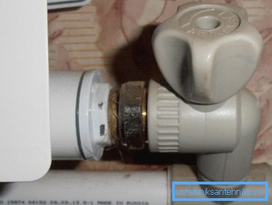 Spajanje plastične slavine na radijator Spajanje plastične slavine na radijator