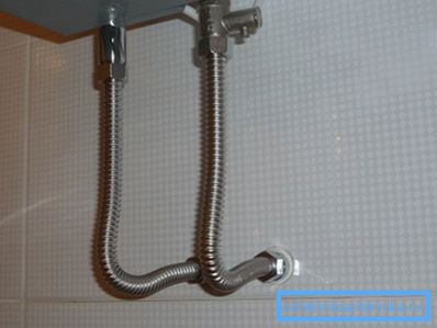 Priključak za umivaonik za dovod vode Priključak za umivaonik za dovod vode