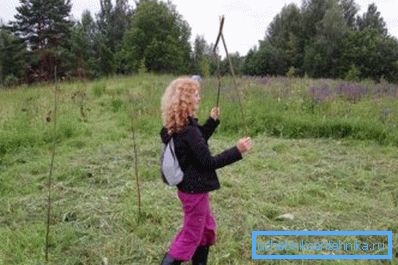 Potraga za vodom uz upotrebu loze se pre svega može pripisati polju cirkuskih trikova nego tačnim merenjima, što znači da ne treba da se pribjegavate Potraga za vodom uz upotrebu loze se pre svega može pripisati polju cirkuskih trikova nego tačnim merenjima, što znači da ne treba da se pribjegavate