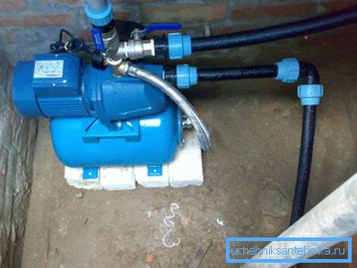 Površinska pumpa sa hidroakumulatorom. Površinska pumpa sa hidroakumulatorom.