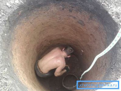 Proces kopanja bunara bez betonske košulje.