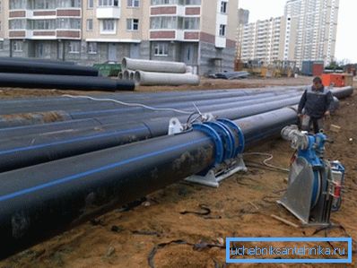 Postavljanje vodovodne mreže sa polietilenom. Postavljanje vodovodne mreže sa polietilenom.