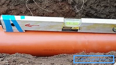 Provera nivoa sa pričvršćenom pločom Provera nivoa sa pričvršćenom pločom