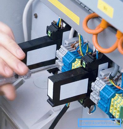 Rad sa električnim aparatima zahteva usklađenost sa uputstvima. Rad sa električnim aparatima zahteva usklađenost sa uputstvima.