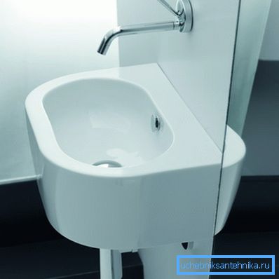 Ponovo kupite kupatilo bez otvora pod mikserom Kerasan Flo