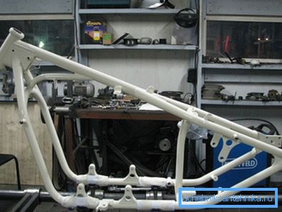 Okviri motocikala i motornih vozila su izrađeni od cevi proizvedenih prema posebnom standardu. Okviri motocikala i motornih vozila su izrađeni od cevi proizvedenih prema posebnom standardu.
