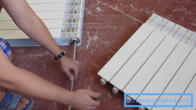 Dezantilni proizvodi od aluminijuma i bimetala su slični radima sa radijatorima od livenog željeza Dezantilni proizvodi od aluminijuma i bimetala su slični radima sa radijatorima od livenog željeza