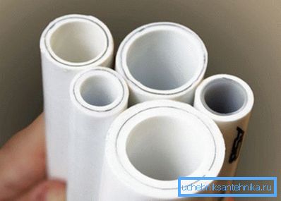 Veličina alata za rezanje zavisi od upotrebljenog materijala. Veličina alata za rezanje zavisi od upotrebljenog materijala.