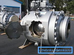 Veličina industrijskog dizalice je neverovatna. Veličina industrijskog dizalice je neverovatna.