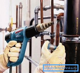 Odmrzavanje sa industrijskim sušačem Odmrzavanje sa industrijskim sušačem