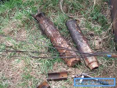 Rust se takođe gradi na zidovima cevi i postepeno sužava lumen.