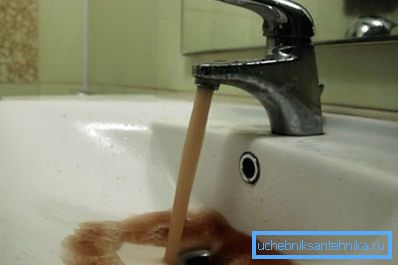 Rust je dokaz o habanju cevi. Rust je dokaz o habanju cevi.