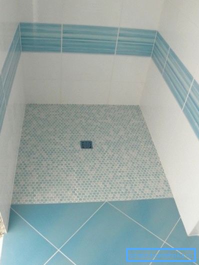 Samoupravljena kabina - blok pene i keramičke pločice Samoupravljena kabina - blok pene i keramičke pločice