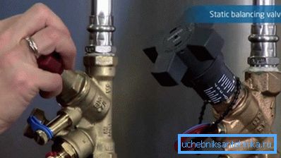Samo-balansiranje grejanja sa slavinama Samo-balansiranje grejanja sa slavinama