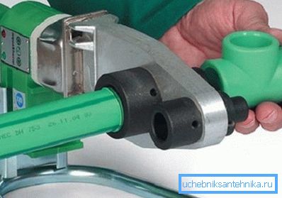 Plastično vodovodno seosko zavarivanje Plastično vodovodno seosko zavarivanje
