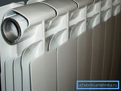 Segmentni radijator od aluminijumske legure.