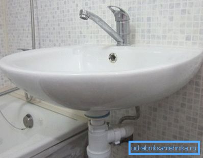 Sifon sa umivaonikom