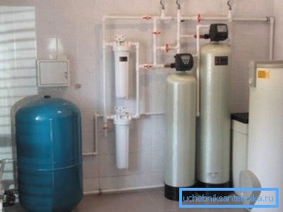 Sistemi za prečišćavanje vode smanjuju količinu rastvorenih soli i minerala. Sistemi za prečišćavanje vode smanjuju količinu rastvorenih soli i minerala.