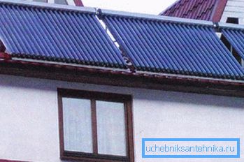 Solarni izmenjivači toplote na krovu kuće Solarni izmenjivači toplote na krovu kuće
