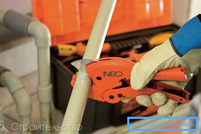 Specijalni nož namenjen za rezanje takvih materijala Specijalni nož namenjen za rezanje takvih materijala