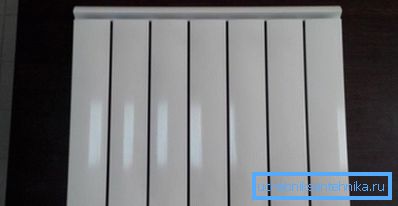 Vijek trajanja aluminijskih radijatora koji su anodizirani je oko 40 godina. Vijek trajanja aluminijskih radijatora koji su anodizirani je oko 40 godina.