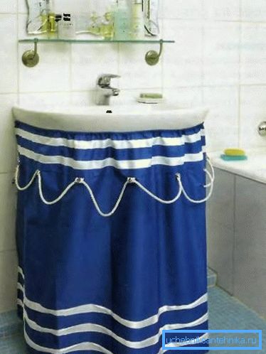 Elegantna zavesa za umivaonik. Elegantna zavesa za umivaonik.