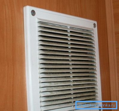 Takva rešetka ne doprinosi efikasnom radu ventilacionog sistema.