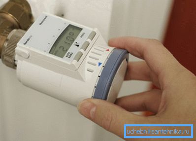 Termostat za radijatore, sa kojim signal smanjuje temperaturu u sobi
