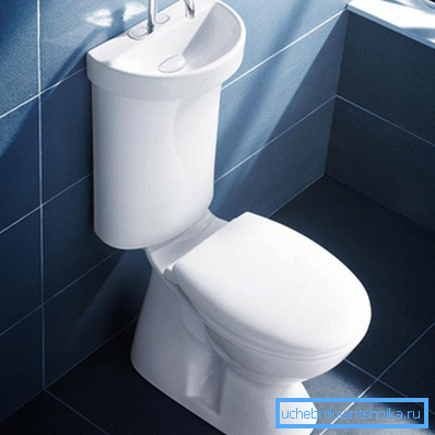 WC sa umivaonikom. WC sa umivaonikom.