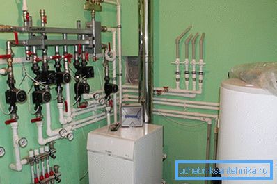 U ovoj kotlarnici, na svakoj ogranci je instalirana cirkulaciona pumpa. U ovoj kotlarnici, na svakoj ogranci je instalirana cirkulaciona pumpa.