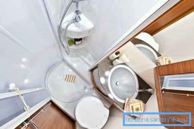 U nekim zemljama, vežba zajedničke instalacije tuša i wc-a u istoj kabini U nekim zemljama, vežba zajedničke instalacije tuša i wc-a u istoj kabini
