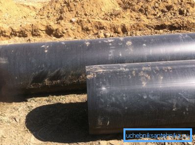 Nedavno je u proizvodnji vodovoda ovaj materijal počeo da se zamenjuje plastičnim proizvodima, ali je njegova upotreba relevantna i danas.