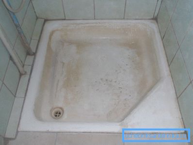 Ovde se vode mali ogrebotine na površini emajlirane površine. Ovde se vode mali ogrebotine na površini emajlirane površine.