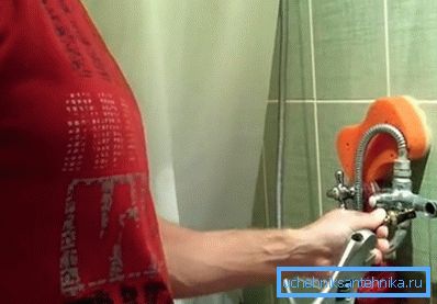 Zamena kranbuksy u mikseru - demontaža Zamena kranbuksy u mikseru - demontaža